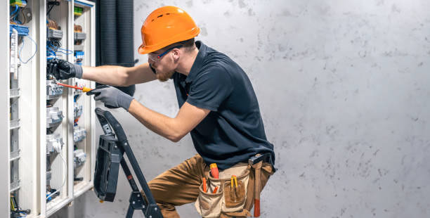 Best Local Electrician Companies  in Newburgh, IN